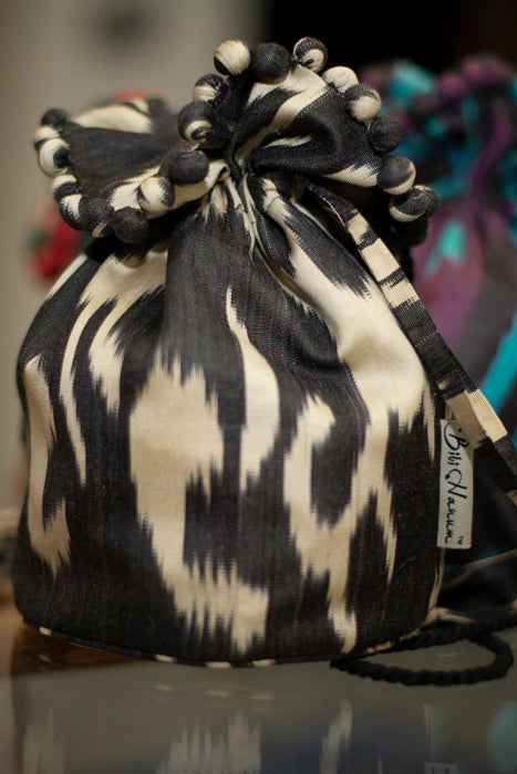 Black and White Small Drawstring, Image