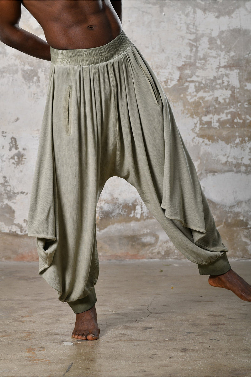 Tri Salvar Pants, Image